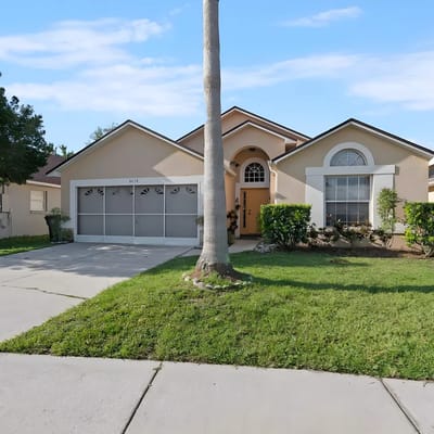 20 mins to Parks | Close to Shops and Restaurants
