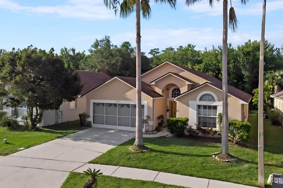 20 mins to Parks | Close to Shops and Restaurants
