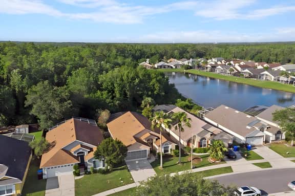 20 mins to Parks | Close to Shops and Restaurants
