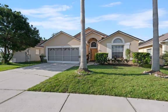 20 mins to Parks | Close to Shops and Restaurants